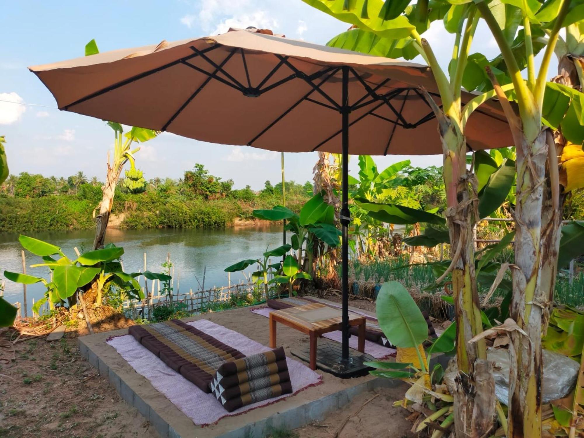 Chanhthida Guesthouse And The River Front Restaurant Ban Khon Exterior foto